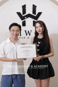 TRAVIMAKEUP99