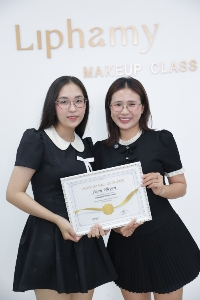 PhanHuyenmakeup
