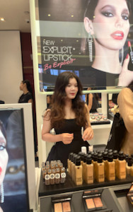 Chuỵ Ngoan makeup