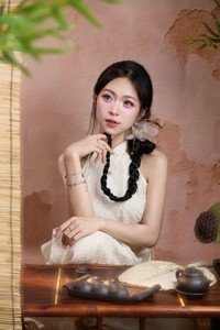Uynca_makeup